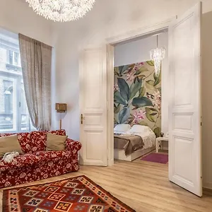 casa-iaia.inbudapesthotels.com/