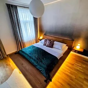 gold-apartments.praguehotelsweb.com/